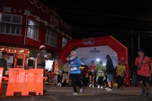 BIB: 3353
                            <button type="button" onclick="openModal(26262550)" class="btn btn-primary btn-sm float-right btn-popup" data-toggle="modal" data-target=".modal-high-quality">
                        <i class="fas fa-shopping-cart"></i> Add to Cart
                    </button>
                                            <button type="button" onclick="isThisMe(26262550, true)" class="btn btn-success btn-sm float-right btn-popup btn-isme hidden" data-toggle="tooltip" data-placement="bottom" title="นี่คือรูปของคุณใช่ไหม คลิกที่นี่เพื่อเอาเข้าอัลบั้ม">
                        <i class="fas fa-plus"></i> Add to album
                    </button>
                    <button type="button" onclick="isThisMe(26262550, false)" class="btn btn-warning btn-sm float-right btn-popup btn-isnotme hidden">
                        <i class="fas fa-ban"></i> Remove from album
                    </button>